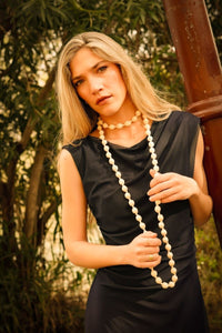Collar Bolas Beige